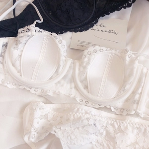 Ensemble de lingerie en dentelle blanche de style français avec armatures souples