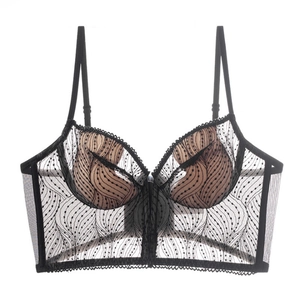 Soutien-gorge en dentelle noire style français avec tulle et bords festonnés