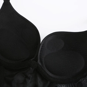 Lace French U-back bra set in black featuring breathable mesh and anti-slip lining details