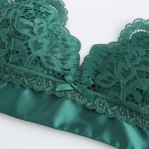 Bralette di pizzo verde scuro con bordo a ciglia e dettagli floreali in raso