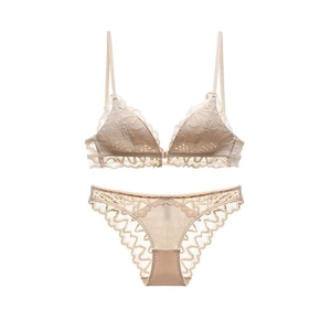 Ensemble de lingerie en dentelle française beige abricot avec soutien-gorge sans armature