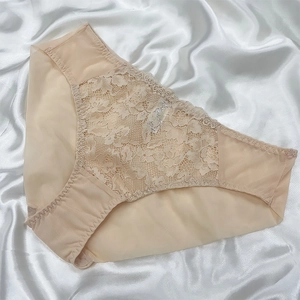 Braga de encaje nude para mujer con malla transpirable y refuerzo de algodón puro