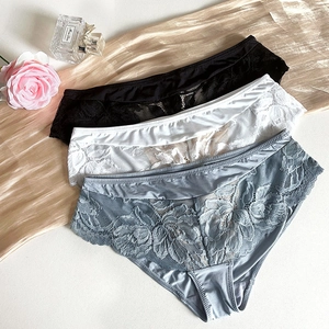Ensemble de trois culottes en dentelle sexy avec broderie florale et design respirant