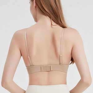 Soutien-gorge push-up sans couture beige avec bretelles réglables et dos lisse