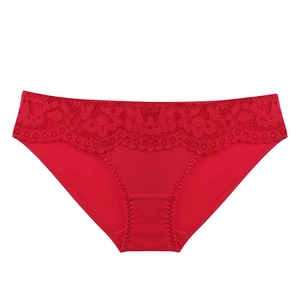 Sexy rote Spitzen-Slips mit niedriger Taille, Blumenstickerei und Wimpernborte