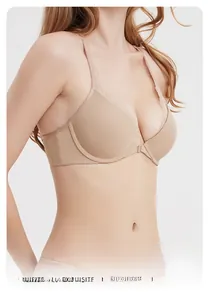 Détail de soutien-gorge en dentelle avec fermeture avant et armatures souples