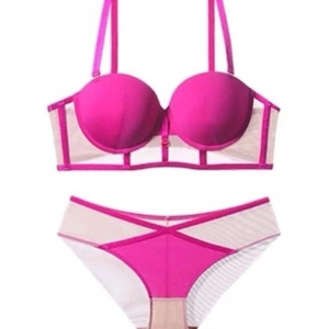 Push-up rose red lingerie set with contrast mesh splicing and wired bra and panty