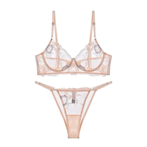 Ensemble lingerie rose peau en maille transparente avec broderie florale et armatures