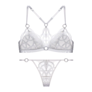 Witte kanten lingerieset met transparante triangelbeha en bijpassende string met ringen