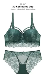 Détail d'un ensemble de lingerie en dentelle vert foncé avec bonnets 3D et broderies