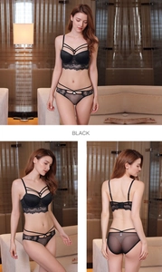 Vue en trois parties d'un ensemble de lingerie en dentelle noire avec soutien-gorge push-up