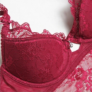 Sexy wine red floral lace bra with underwire support and elegant metal pendant detail