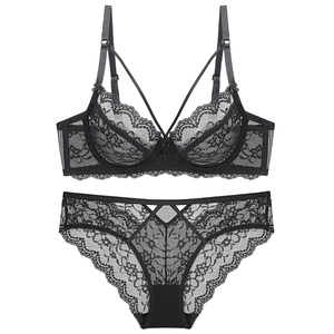 Ensemble de lingerie en dentelle noire avec soutien-gorge à armatures et culotte