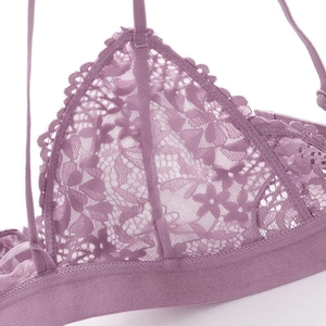Soutien-gorge triangle en dentelle florale violet clair style français avec fines bretelles
