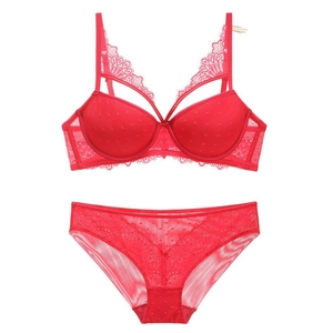 Ensemble de lingerie en dentelle rouge de style français avec soutien-gorge push-up