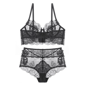 Ensemble de lingerie en dentelle noire style français avec culotte haute et broderie florale