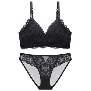 Set lingerie sexy in pizzo floreale nero stile francese con reggiseno senza ferretto e slip