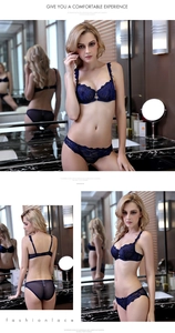 Détails de l'ensemble de lingerie en dentelle bleu foncé avec broderie fine et tissu en maille