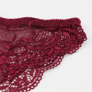 Culotte sexy en dentelle transparente rouge vin pour femme avec bords festonnés et coton