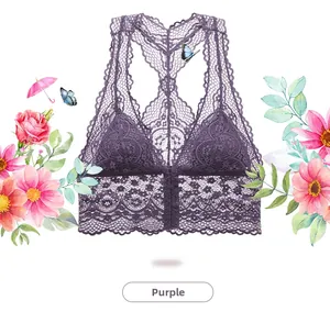 Détail d'une bralette en dentelle violette avec motifs floraux et design dos nageur chic