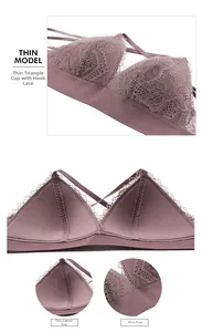 Détail du soutien-gorge en dentelle rose avec bonnet triangle et doublure sans armatures