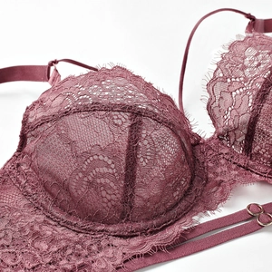 Dunkelroter, hauchdünner BH aus floraler Spitze mit Wimpernborte und Trägern für Damen
