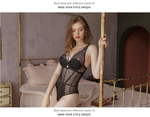 Dettagli in pizzo floreale e rete trasparente su questo body nero sexy aderente da donna