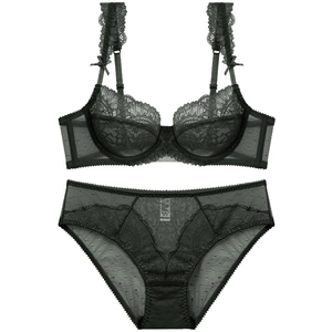 Ensemble de lingerie chic en dentelle noire avec maille respirante et petits nœuds