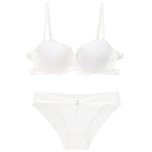 Elegante witte lingerie set met bloemenborduurwerk en verstelbare bandjes voor dames