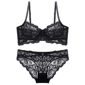 Sexy schwarzes Spitzen-Dessous-Set mit Bügel-BH und passendem Slip mit hohem Bund