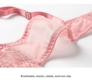 Dettaglio laterale in pizzo rosa con rete elastica traspirante per un supporto stabile