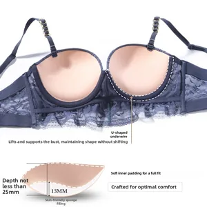 Détail du soutien-gorge en dentelle avec armatures en U et rembourrage de 13 mm d'épaisseur