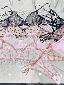 Ensemble lingerie en mesh à pois avec nœuds décoratifs décliné en plusieurs coloris