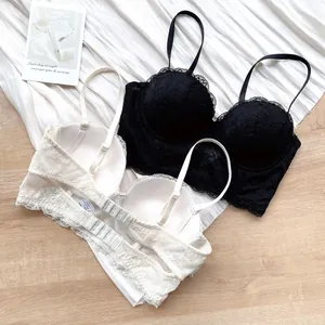 Soutien-gorge en dentelle française avec bonnets à armatures et dos élégant en noir et beige