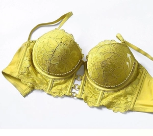 Soutien-gorge push-up en dentelle jaune vif avec broderie florale et armatures