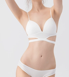Détails de l'ensemble de lingerie blanche avec bande croisée ajourée et design sans couture