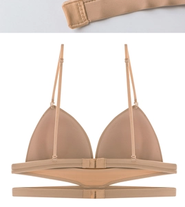 Vue détaillée du soutien-gorge triangle sans armature couleur chair avec bretelles fines