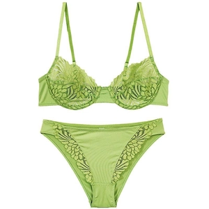 Ensemble de lingerie en dentelle avec soutien-gorge à armatures et culotte vert clair