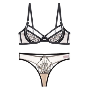Ensemble de lingerie en dentelle transparente française avec broderies florales noires
