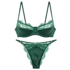Ensemble de lingerie en dentelle vert foncé avec soutien-gorge à armatures et string assorti