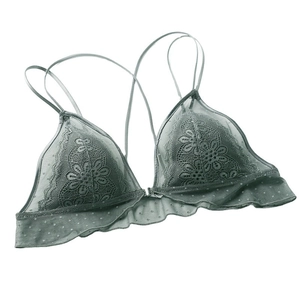 Set di lingerie in pizzo verde scuro con coppe a triangolo e dettagli in rete a pois