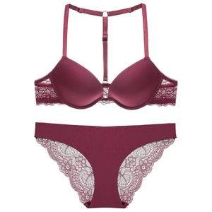Ensemble de lingerie en dentelle bordeaux avec soutien-gorge à fermeture avant et culotte