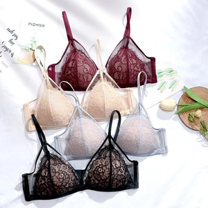 Ensemble bralette en dentelle à bonnets triangles en plusieurs couleurs élégantes