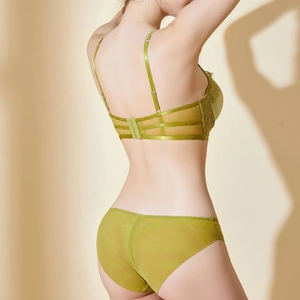 Ensemble de lingerie vert olive sans couture avec dentelle et culotte en mesh