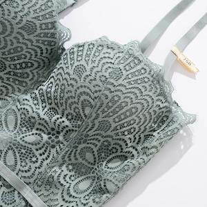 Spitzen-Push-up-BH in Hellgrün mit Blumenmuster und feinen Wimpern-Spitzendetails