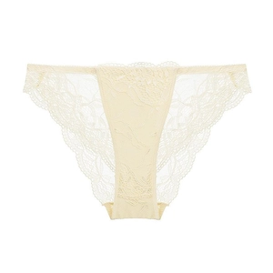 Sexy ivoren kanten slipje voor dames met bloemenborduursel en een laag uitgesneden ontwerp