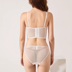 Ensemble de lingerie de luxe en dentelle blanche style palais français avec broderie