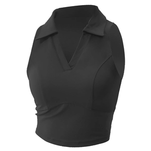 Haut de sport noir sans manches avec col polo et décolleté en V pour tennis et yoga