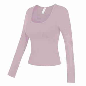 Haut de yoga moulant mauve avec col en U, manches longues et tissu côtelé élastique sport