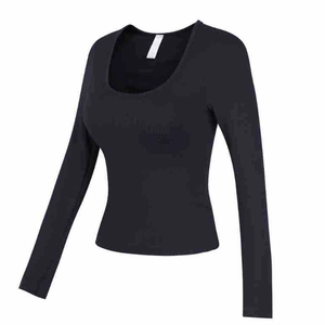 Haut de yoga noir ajusté avec col en U et coussinets en tissu côtelé extensible